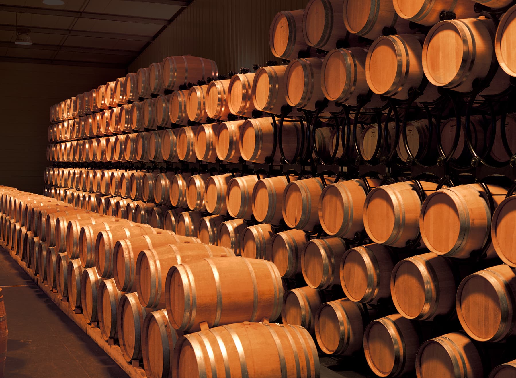US wine market volumes will be flat in 2020, with coronavirus-related off-premise surge balancing out 29% on-premise volume decline, according to Wine Intelligence modelling
