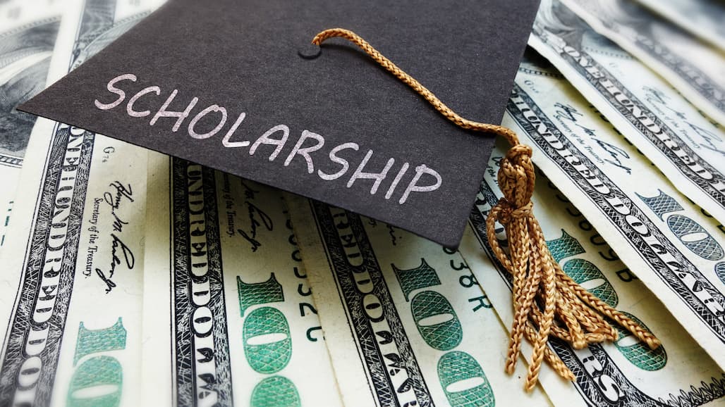 California Table Grape Growers Offer Scholarships